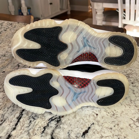 Air Jordan 11 Retro 72-10s - Picture 2 of 9